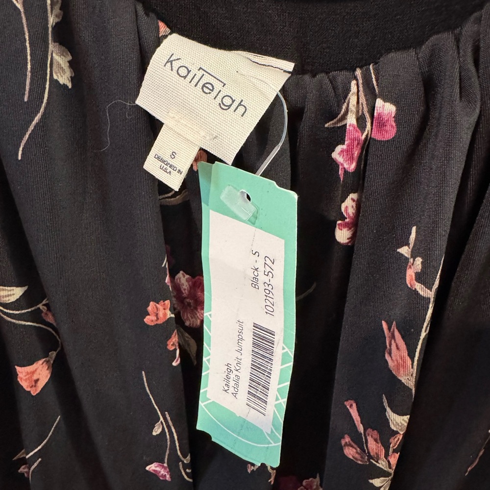 NWT Kaileigh Black Wide Leg Jumpsuit with Pink Floral Design Size Small - Picture 4 of 5